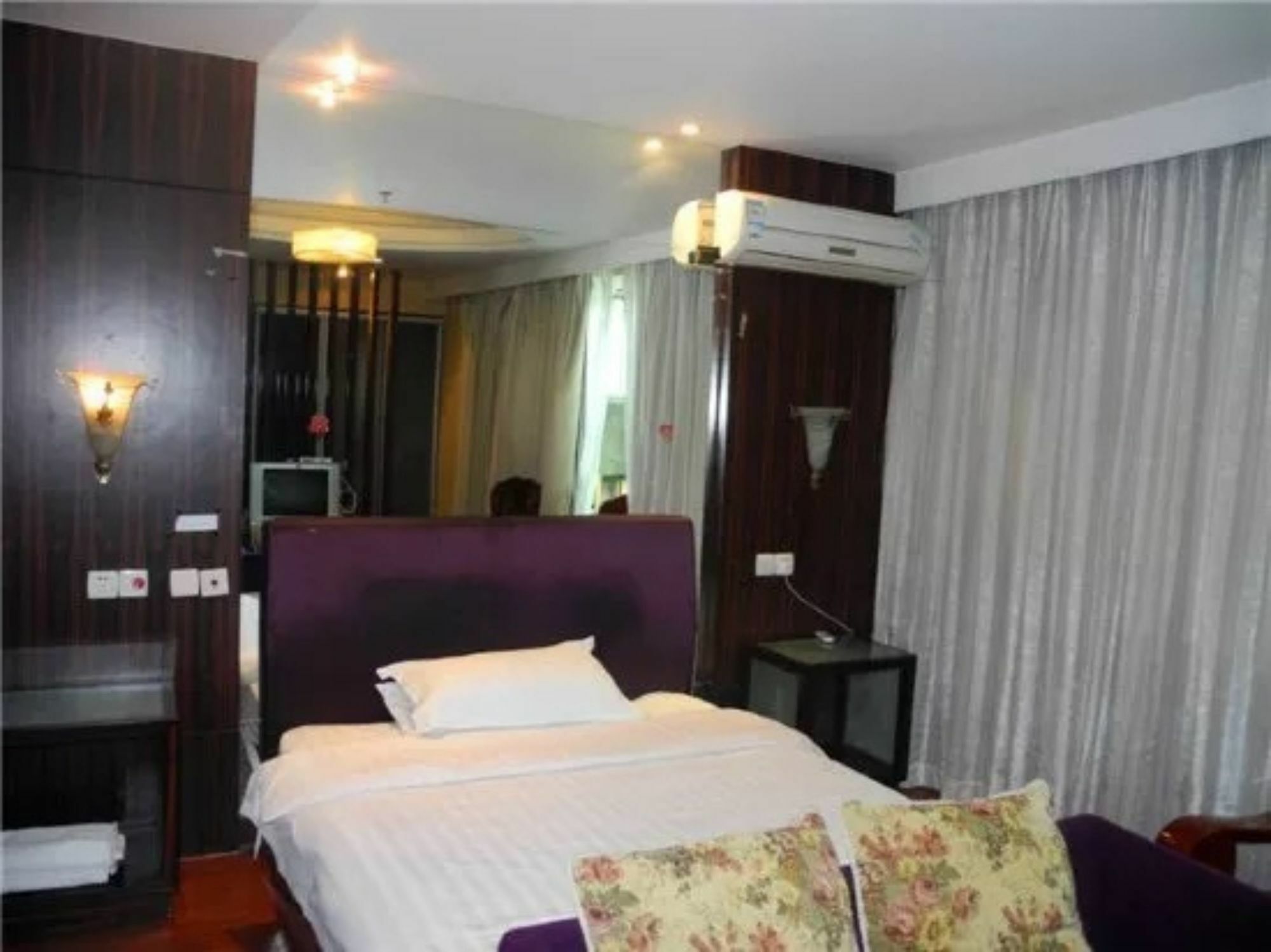 Xin 3* Shanghai