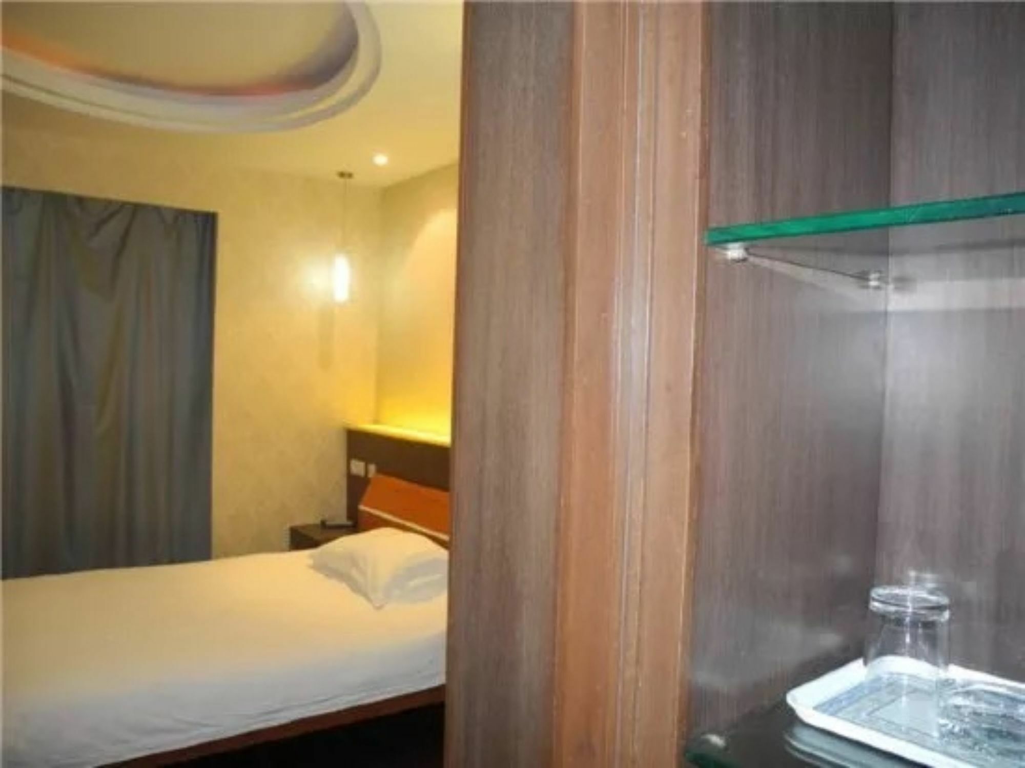 Xin Hotel 3*